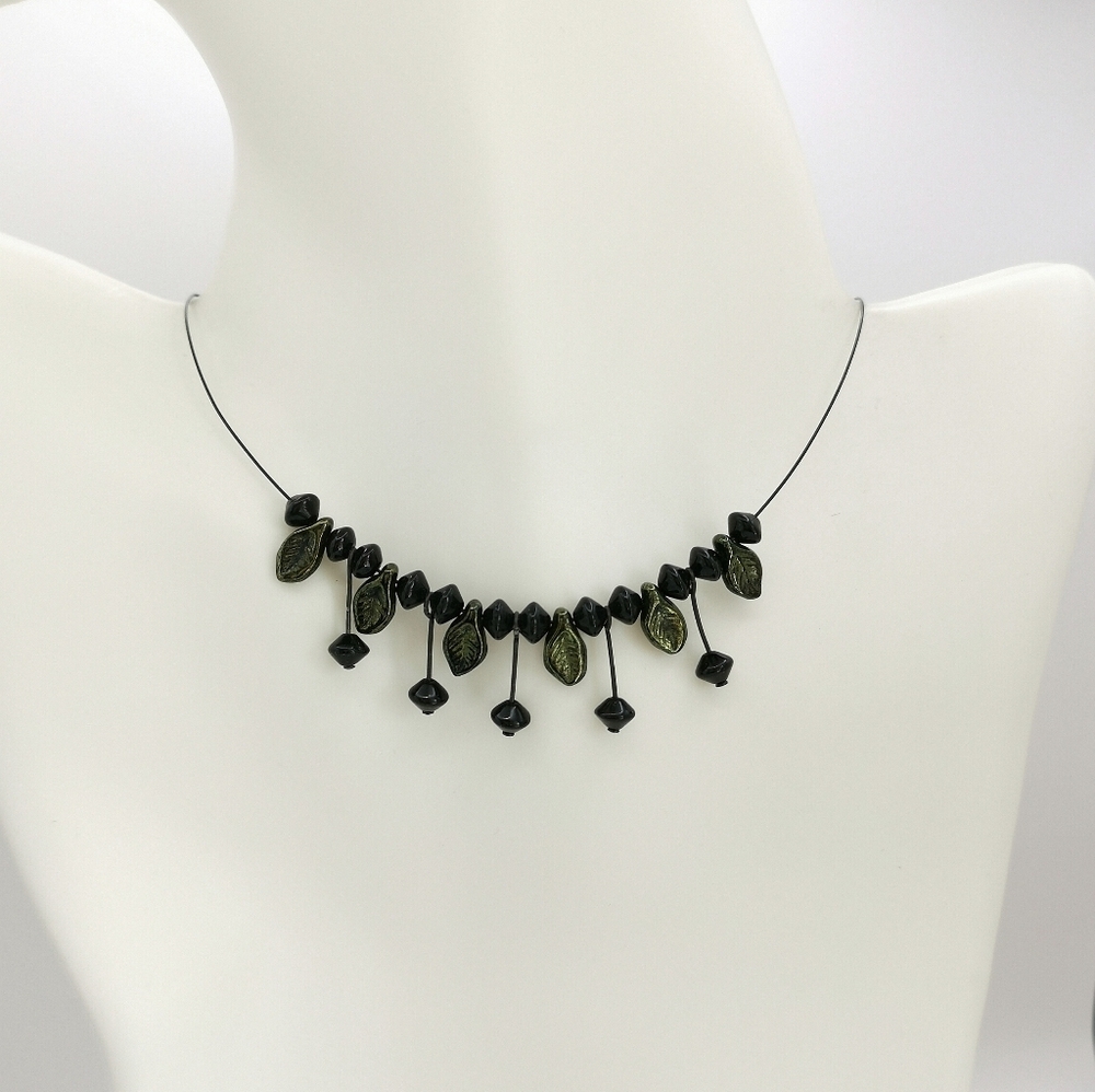 Vintage 90s Black Green Leaves Fringe Necklace